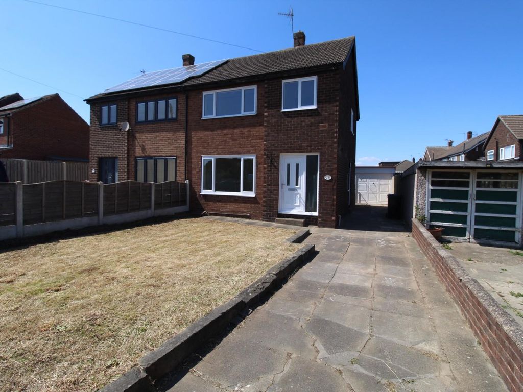 3 bed semidetached house to rent in Church Lane, Micklefield, Leeds
