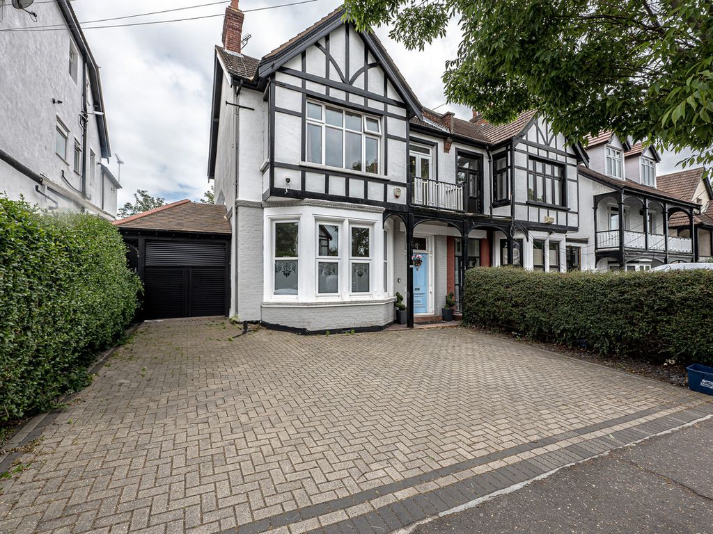 5 bed semidetached house for sale in Valkyrie Road, WestcliffOnSea