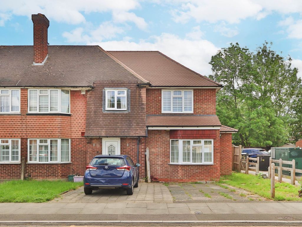 5 bed semidetached house for sale in Claremont Avenue, New Malden KT3