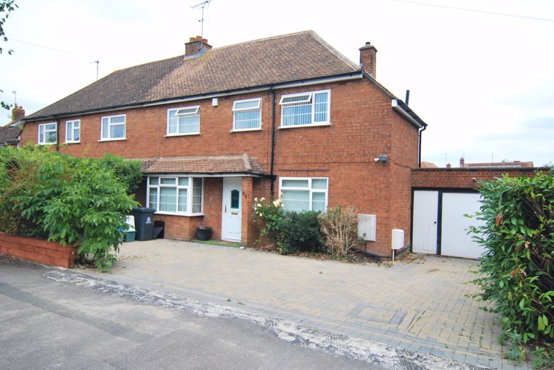 3 bed semidetached house for sale in Lansdown Road, Gloucester GL1