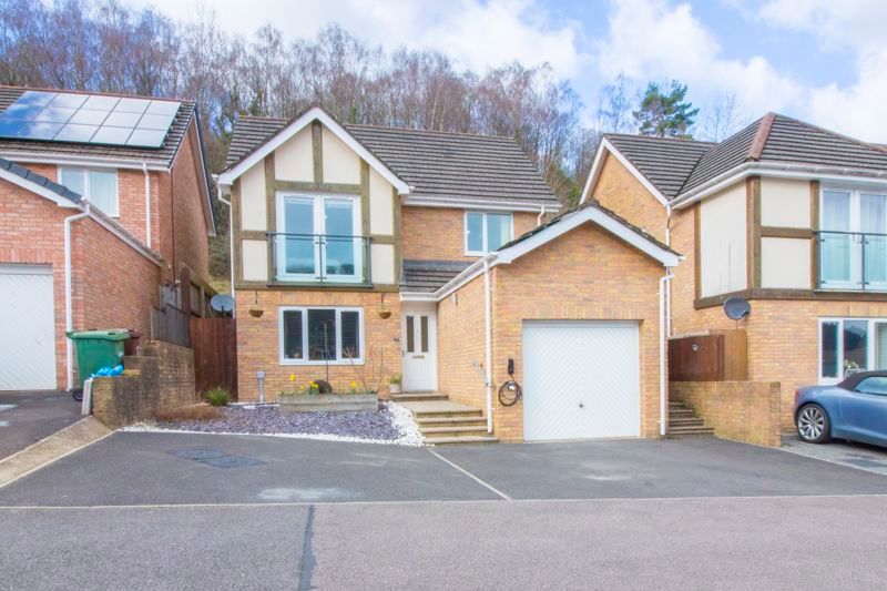 4 bed detached house for sale in Meadow Close, Blackvein Road, Cross