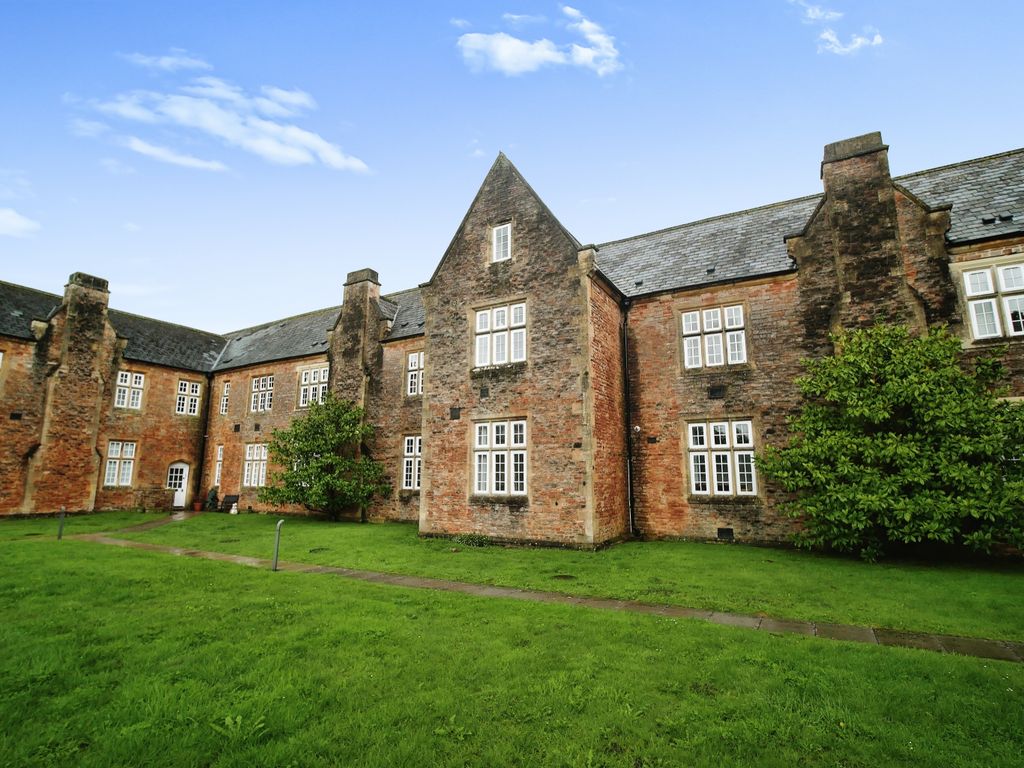 2 bed detached house for sale in East Court, South Horrington Village