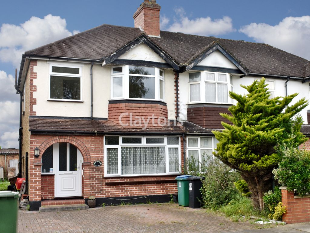 3 bed semidetached house for sale in Moss Road, Watford WD25, £475,000