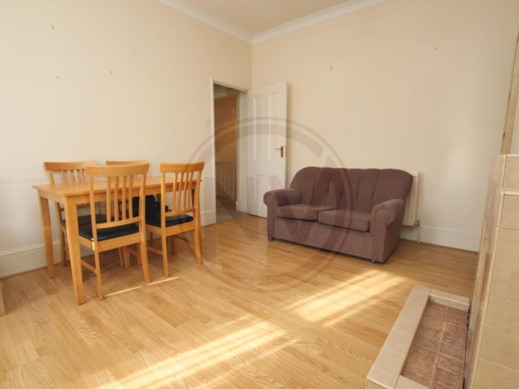 2 bed flat to rent in Sutton Road, Muswell Hill N10, £1,550 pcm Zoopla