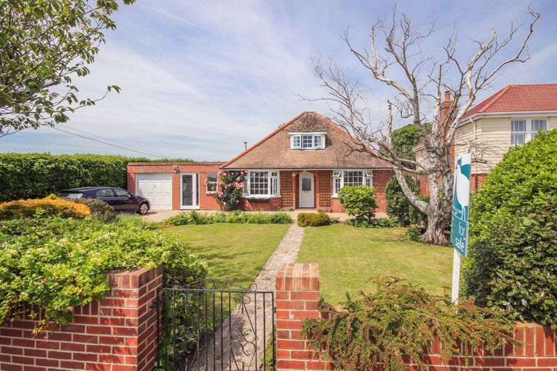 4 bed bungalow for sale in Jubilee Road, Worth, Deal CT14, £550,000