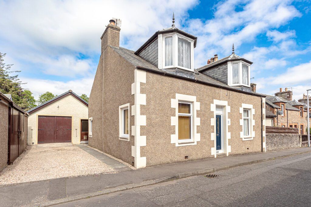 4 bed detached house for sale in Ruthven Street, Auchterarder PH3 Zoopla