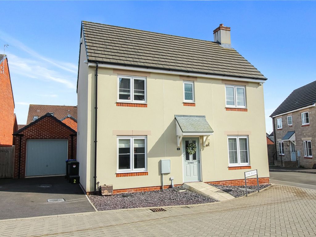 3 bed semidetached house for sale in Course Meadow, Purton, Swindon