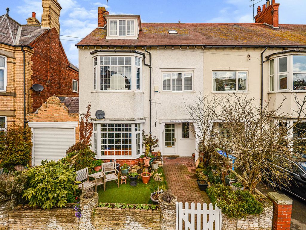 5 bed end terrace house for sale in Belgrave Road, Bridlington YO15