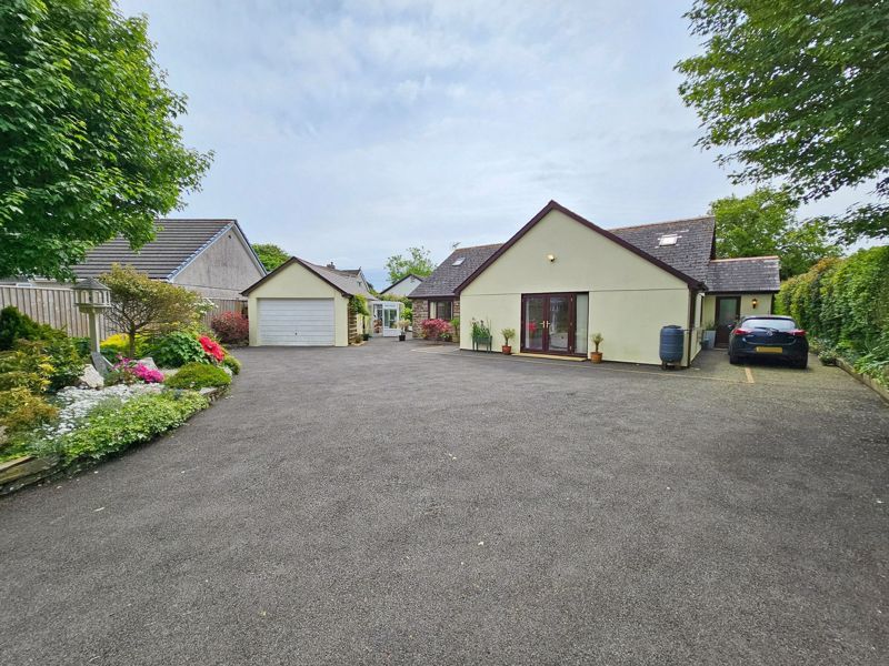 4 bed bungalow for sale in Bedford Street, Bere Alston, Yelverton PL20