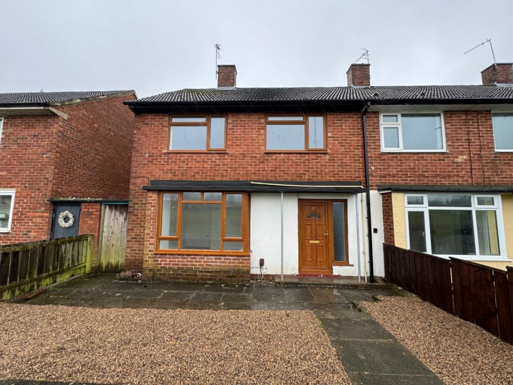 3 bed terraced house to rent in Ilkeston Walk, StocktonOnTees TS19, £