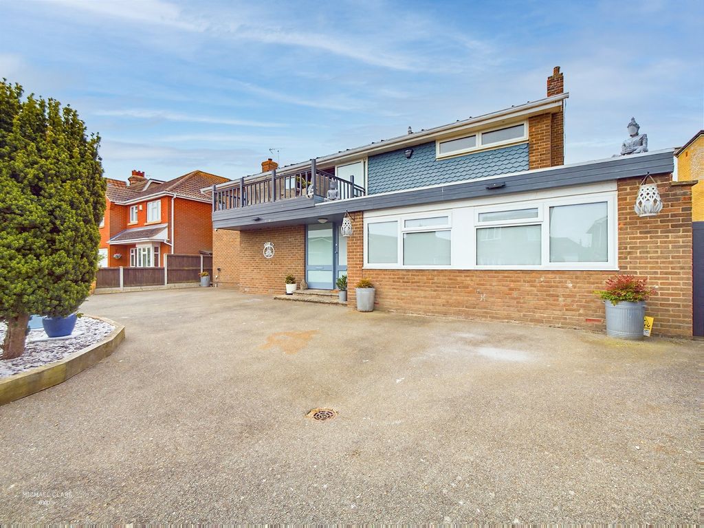 6 bed detached house for sale in St. Pauls Road, ClactonOnSea CO15