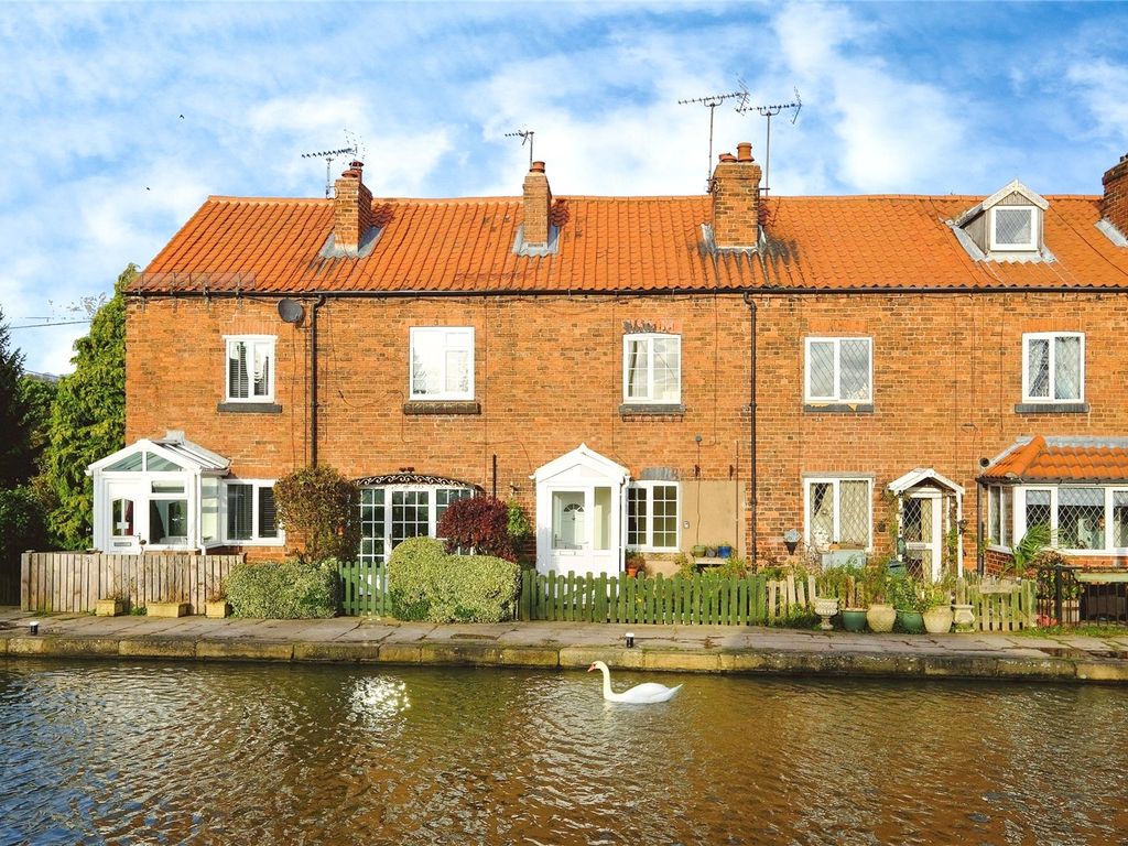 2 bed terraced house for sale in Turnerwood, Thorpe Salvin, Worksop