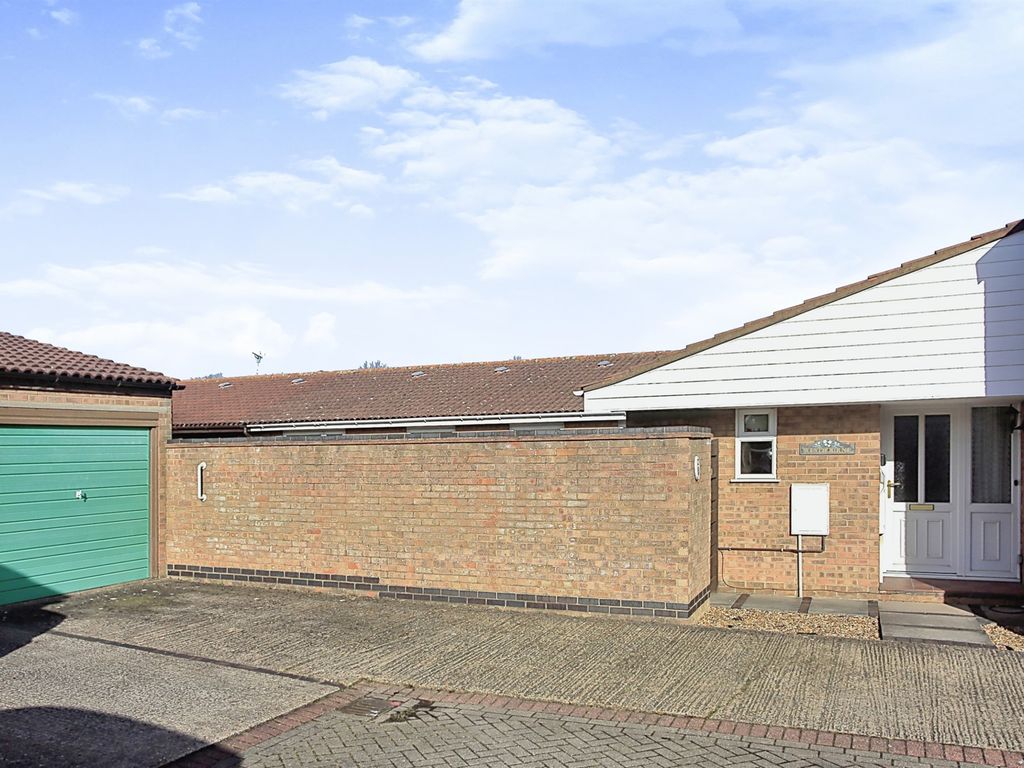 3 bed bungalow for sale in Finchfield, Peterborough PE1 Zoopla