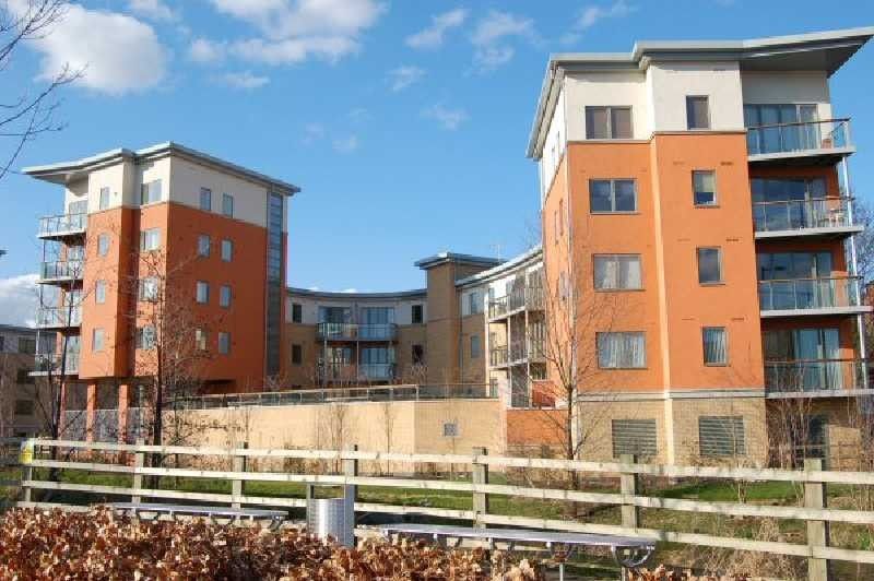 2 bed flat to rent in Millers Crescent, Ryemead Boulevard, High