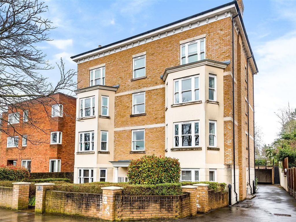 2 bed flat for sale in Avenue Elmers, Surbiton KT6 Zoopla
