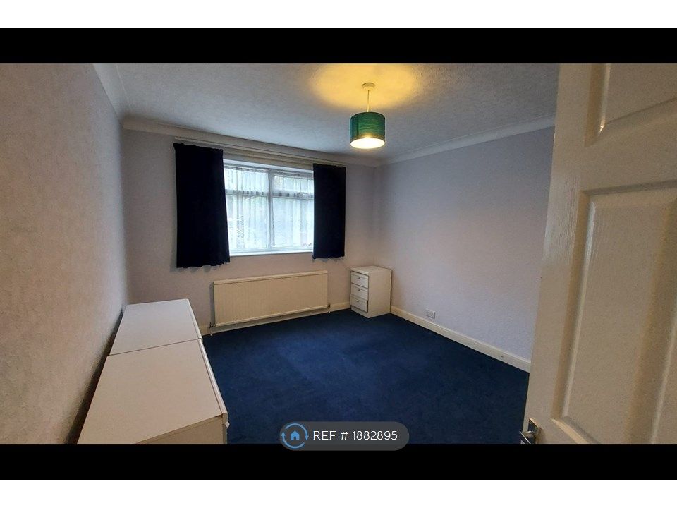 2 bed to rent in Singleton Court, Prestwich, Manchester M25