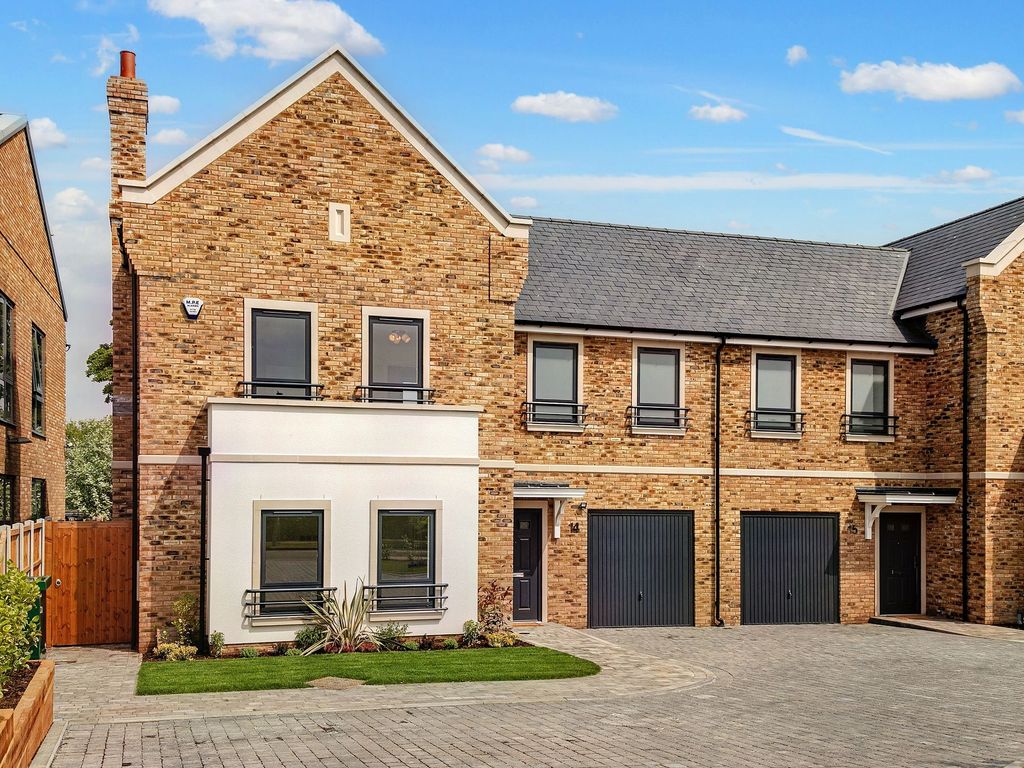 4 bed semidetached house for sale in New Garrison Road, Shoeburyness SS3, £600,000 Zoopla