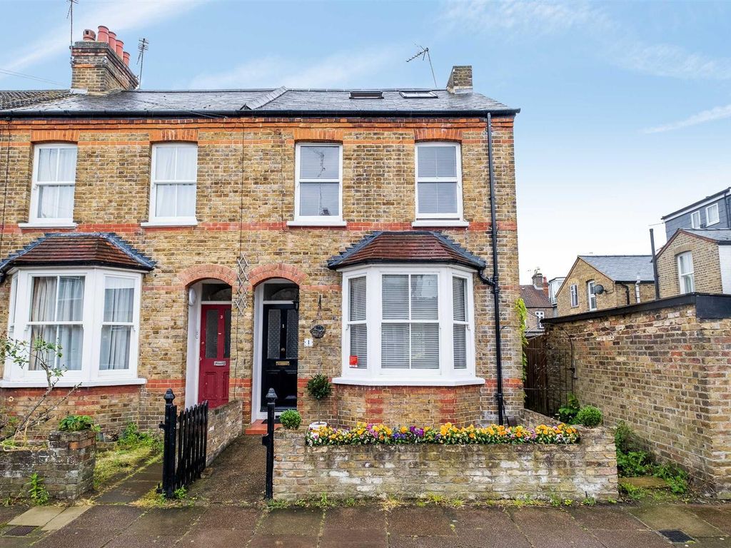 4 bed end terrace house for sale in Hows Close, Cowley, Uxbridge UB8