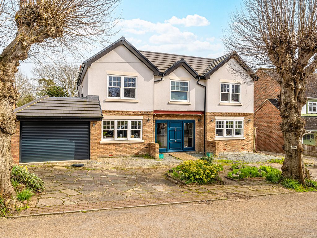 4 bed detached house for sale in Western Road, Rayleigh SS6, £1,600,000