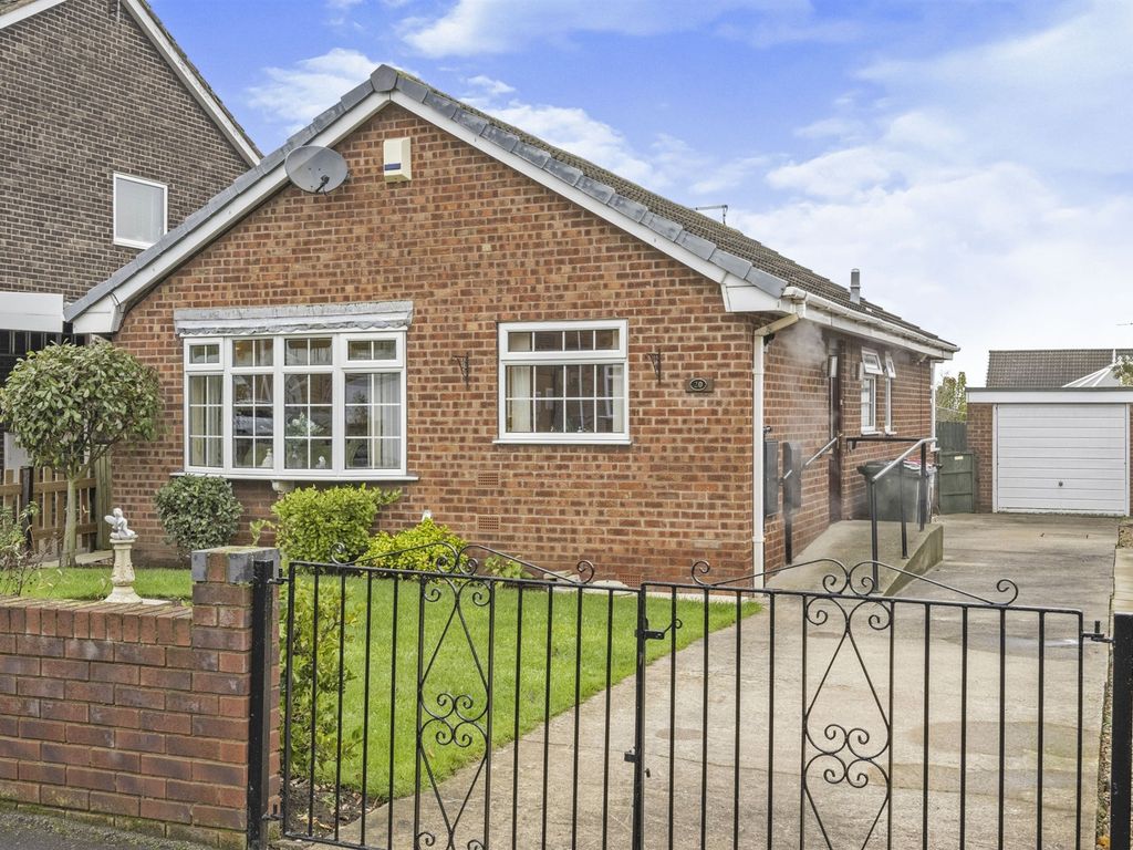 3 bed detached bungalow for sale in Packwood Close, Maltby, Rotherham