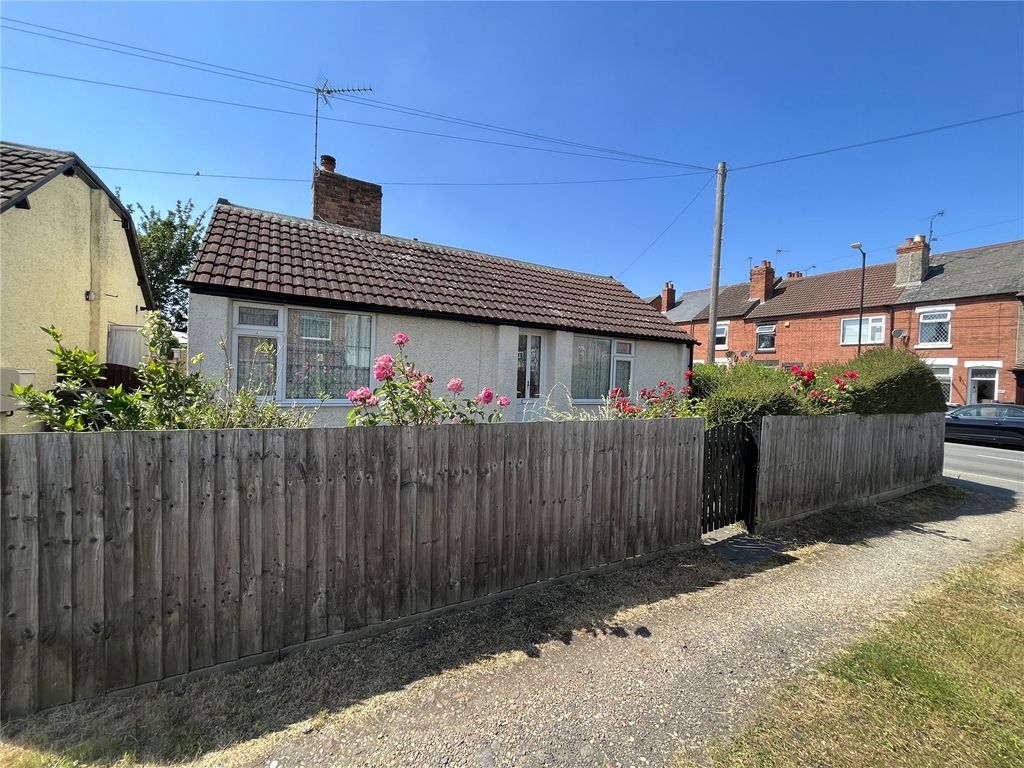 2 bed bungalow for sale in Bulkington Road, Bedworth, Warwickshire CV12