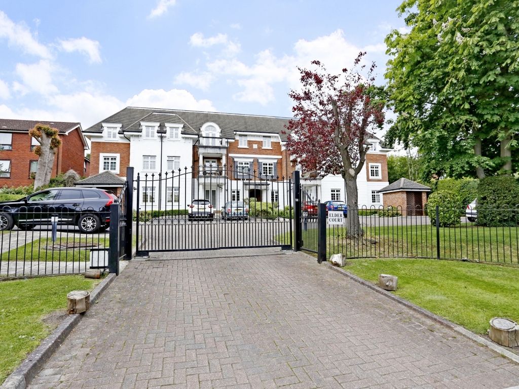 2 bed flat to rent in Green Lane, Northwood HA6, £2,000 pcm Zoopla