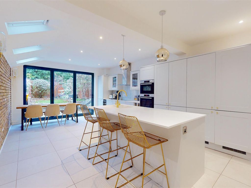 3 bed terraced house for sale in Loring Road, Isleworth TW7 Zoopla