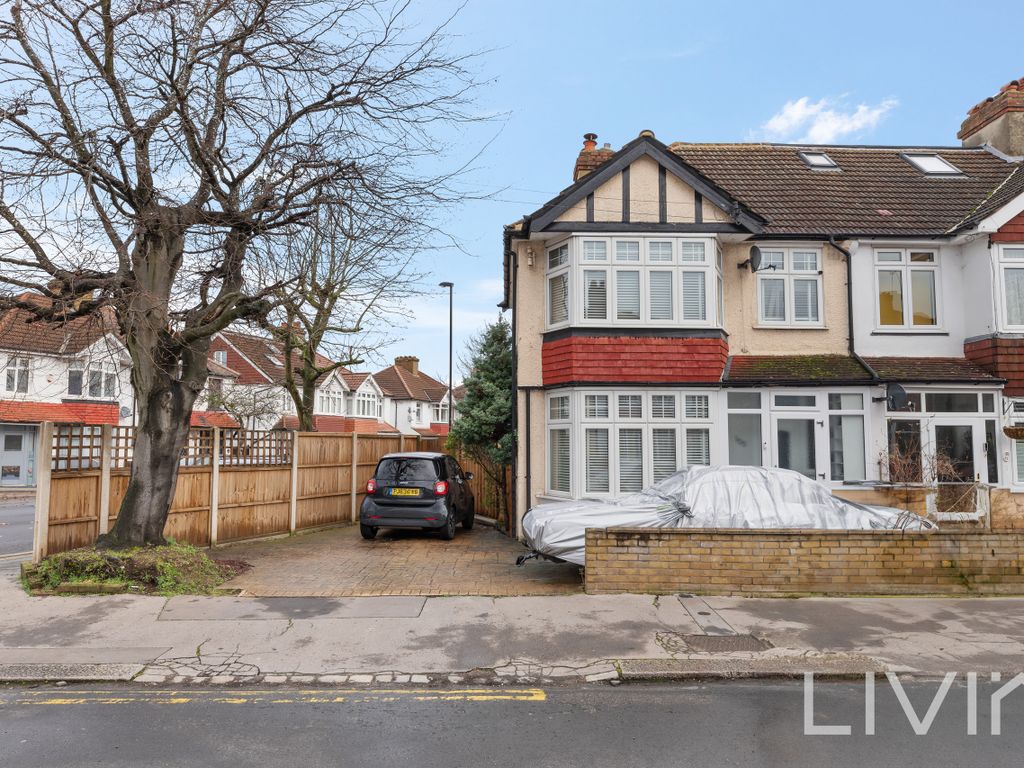 3 bed end terrace house for sale in Northway Road, Croydon