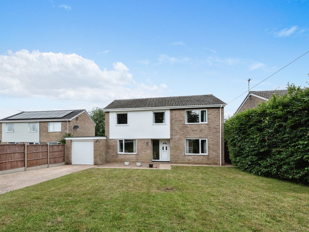 4 bed detached house for sale in Mill Gardens, Bury St. Edmunds IP30, £