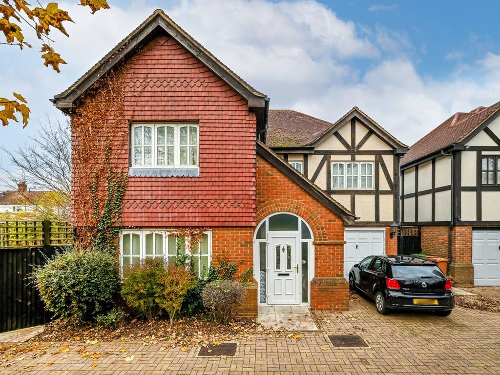 5 bed detached house for sale in Green Lane, New Malden, Worcester Park