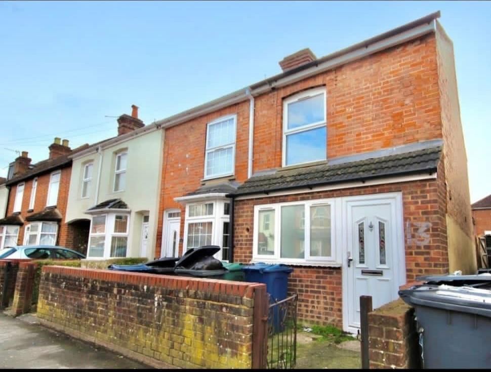 3 bed property for sale in Abercromby Avenue, High HP12, £