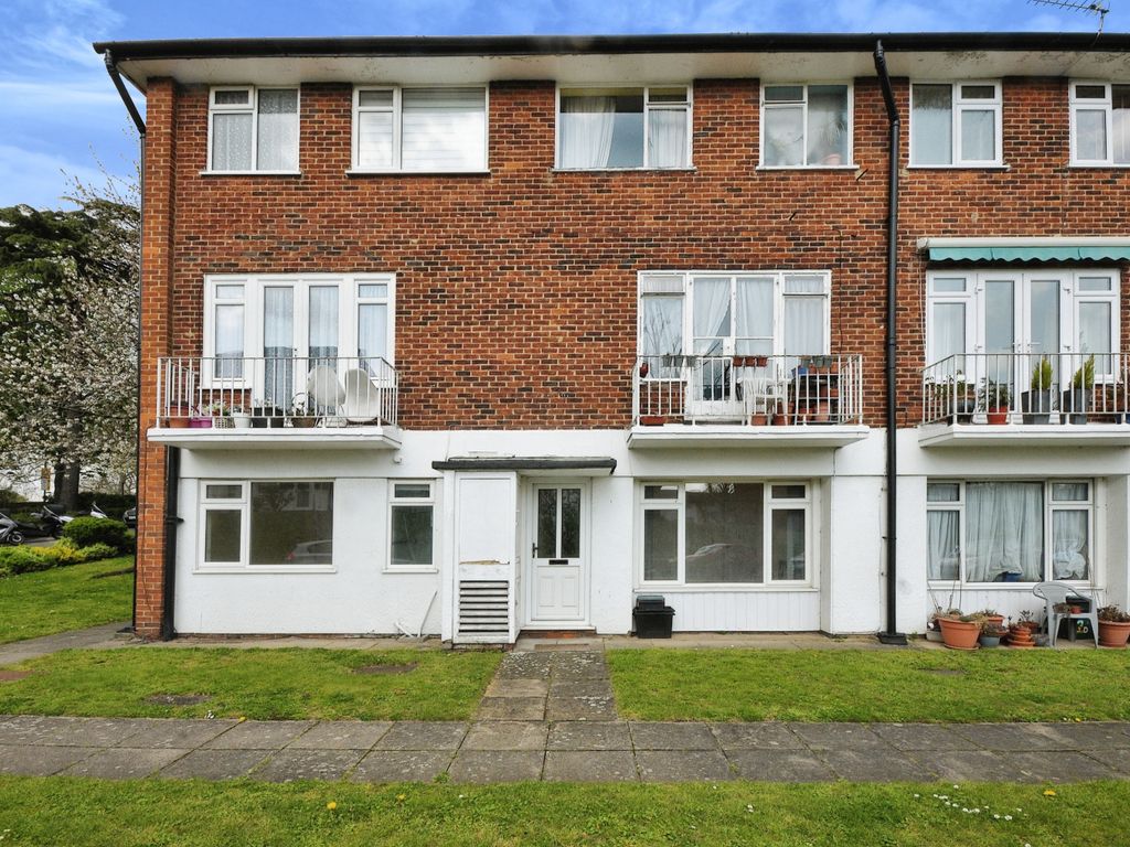 2 bed flat for sale in Abbey Park, Beckenham BR3 Zoopla