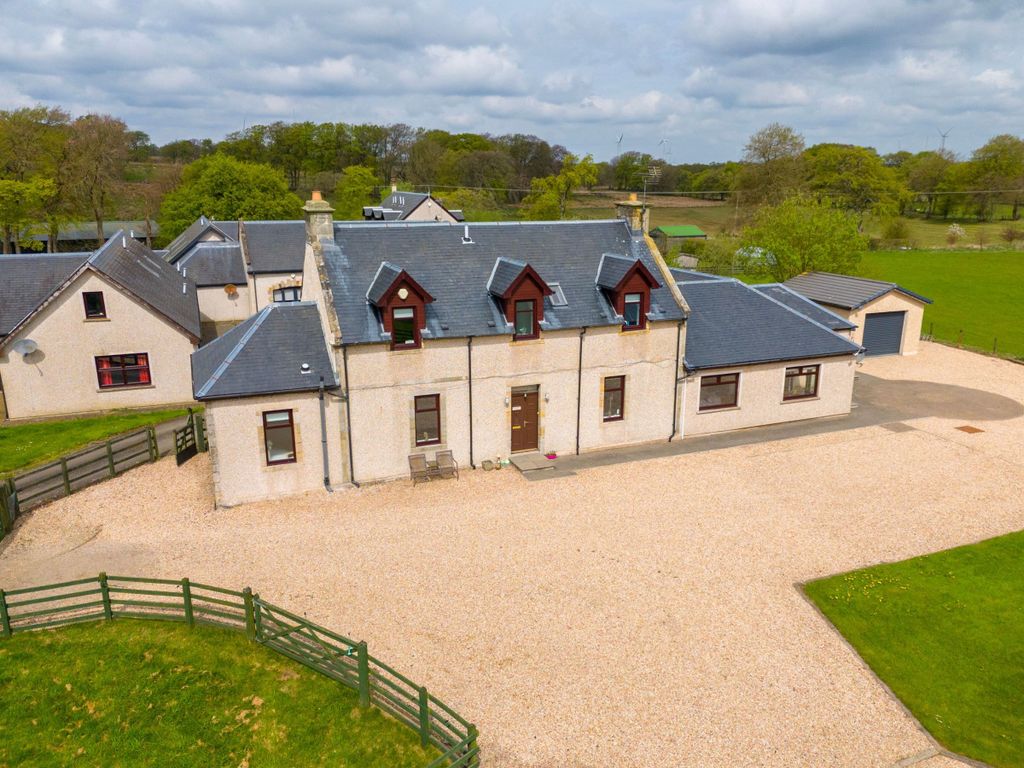 4 bed detached house for sale in Springfield Crescent, Carluke ML8, £