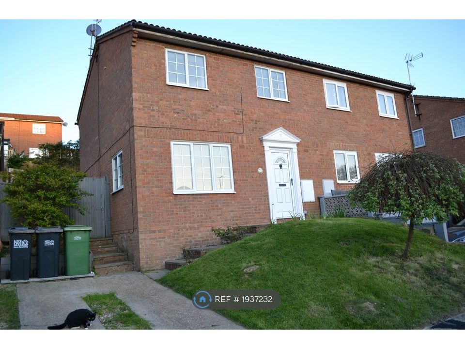 3 bed semidetached house to rent in Wentworth Way, St. LeonardsOnSea TN38, £1,250 pcm Zoopla