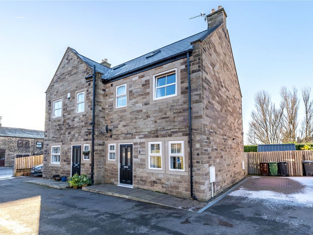 4 bed semidetached house for sale in Kirk Green, Yeadon, Leeds, West Yorkshire LS19, £379,950