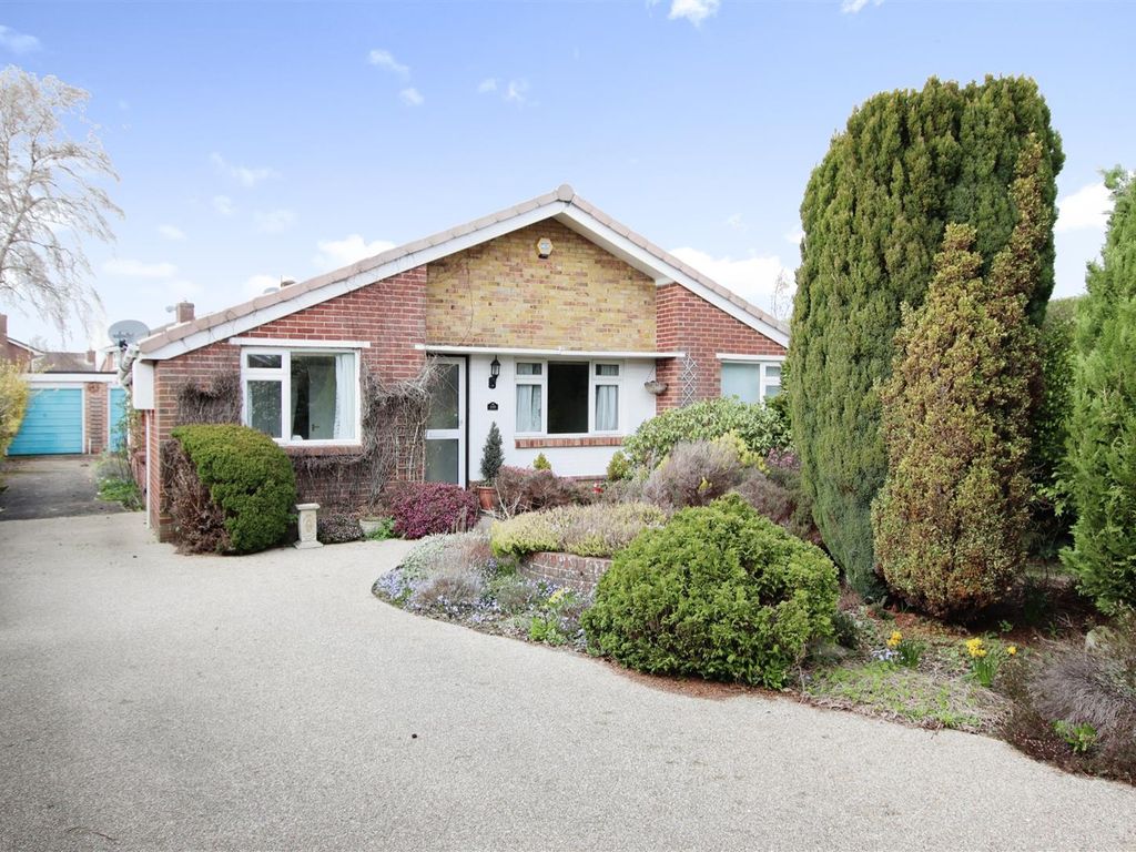 4 bed detached bungalow for sale in St. Cuthberts Lane, Locks Heath