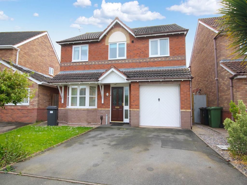 4 bed property to rent in 33 St Patricks Close, Evesham, Worcestershire