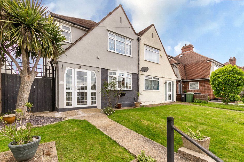 3 bed semidetached house for sale in Haddington Road, Bromley, Kent