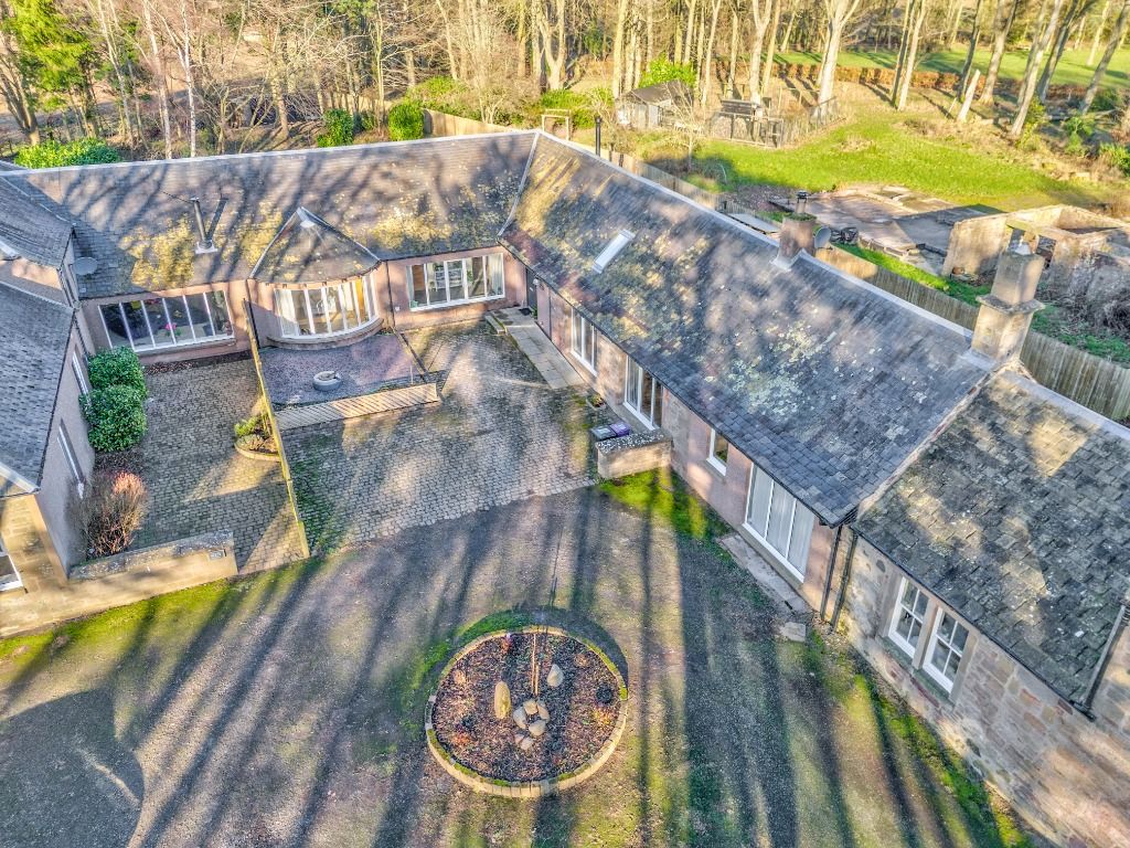 5 bed semidetached house for sale in Mainsbank East, Kinnell, Angus