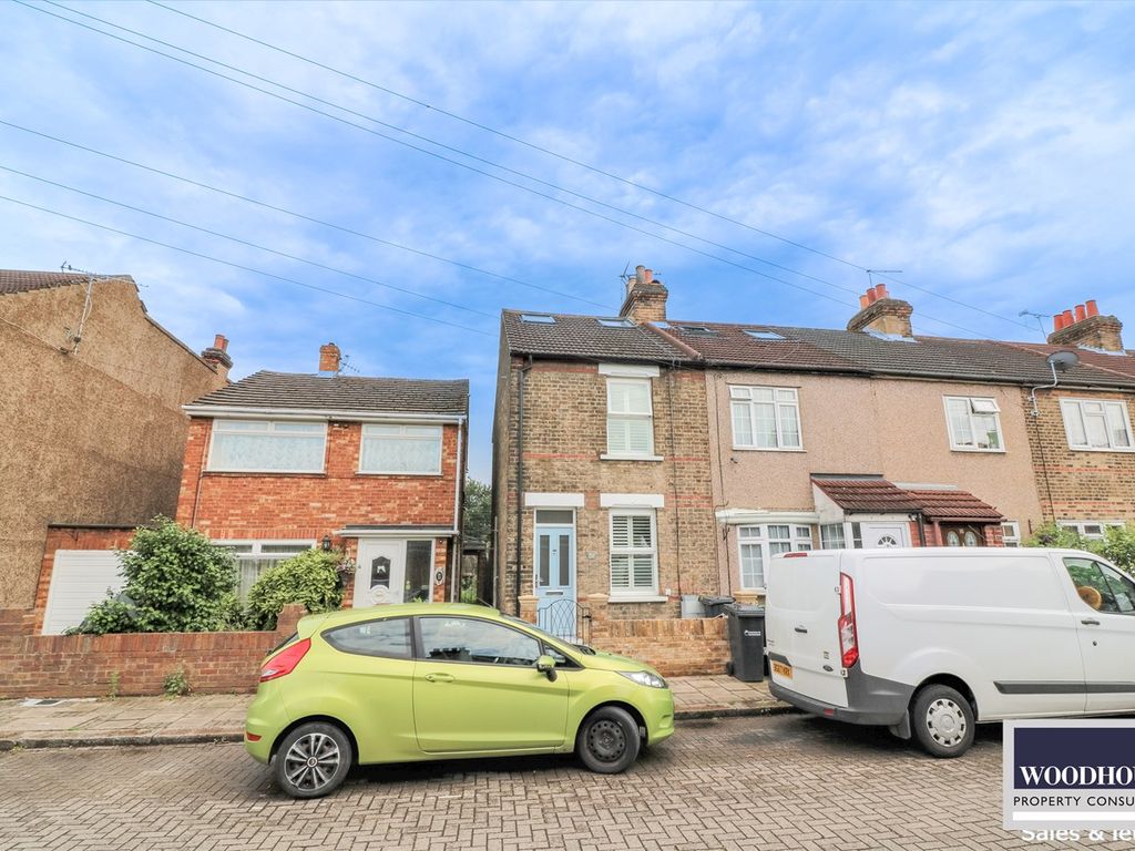 3 bed end terrace house for sale in Railway Road, Waltham Cross EN8, £