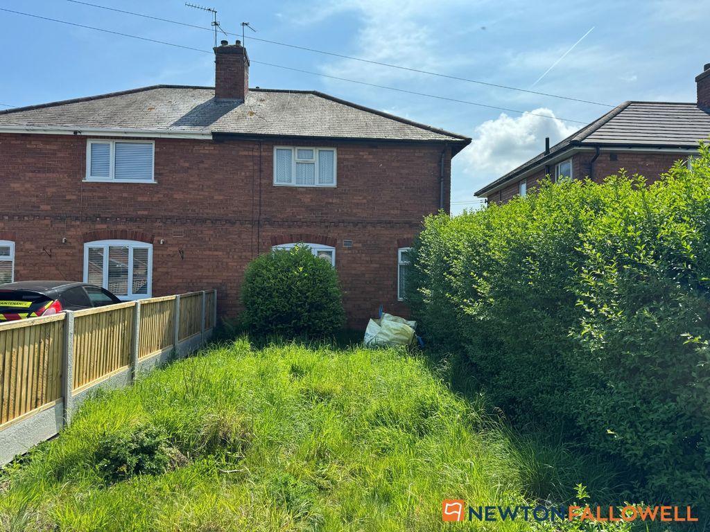 3 bed semidetached house for sale in Mount Road, Balderton, Newark