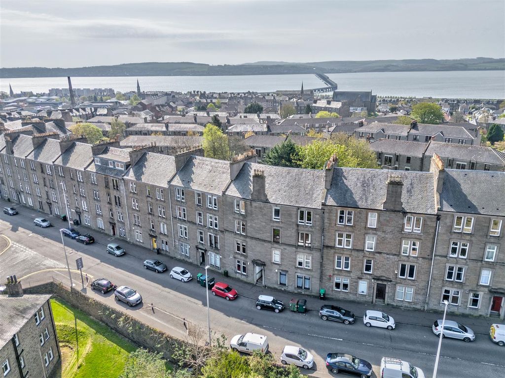 2 bed flat for sale in Blackness Road, Dundee DD2, £125,000 Zoopla