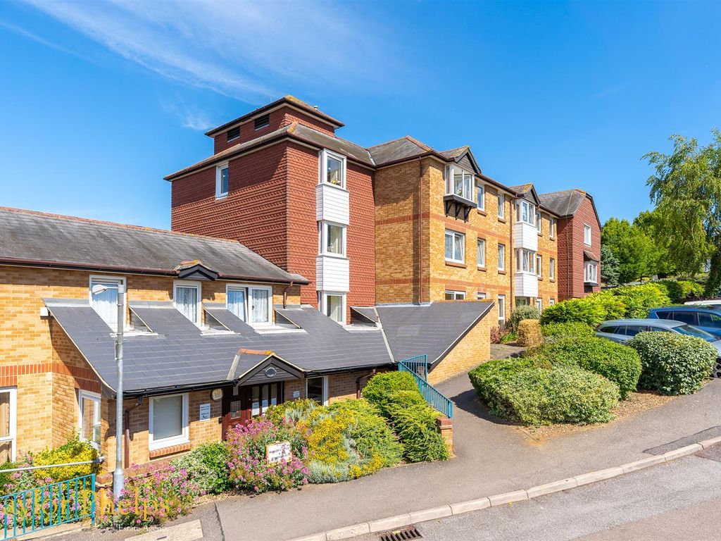 2 bed property for sale in Collett Road, Ware SG12 Zoopla