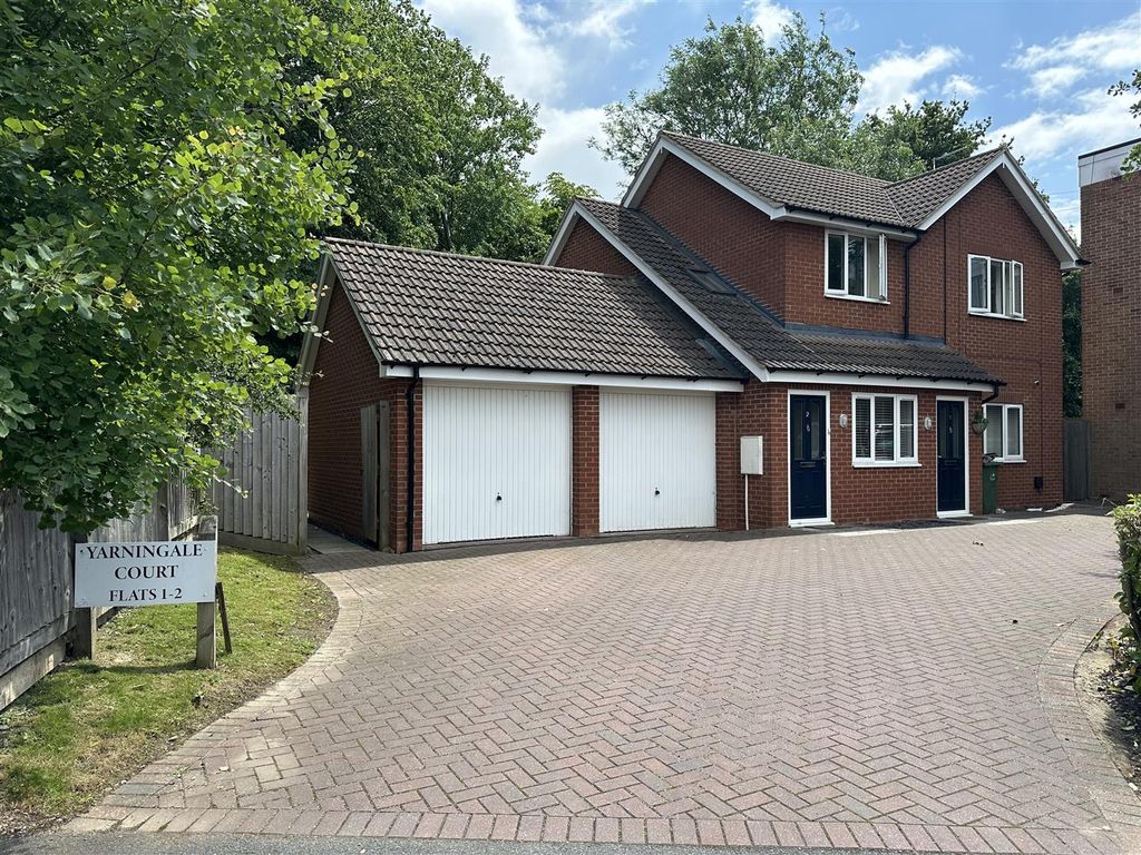 2 bed flat for sale in Yarningale Road, Willenhall, Coventry CV3, £