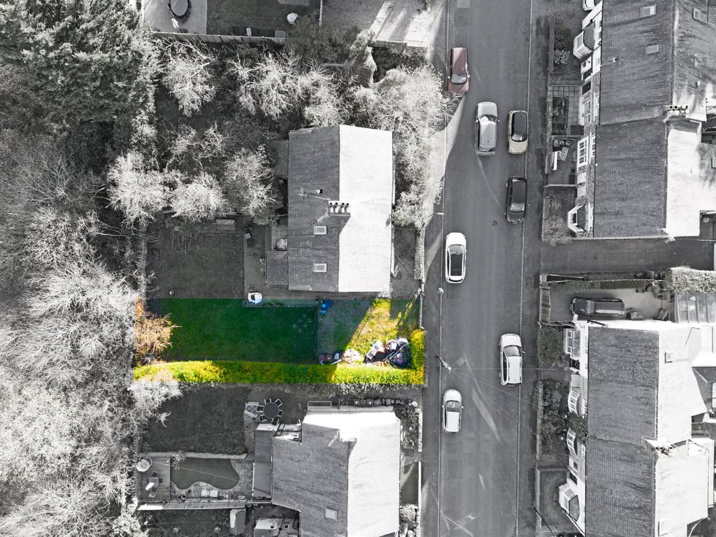 Land for sale in Electric Avenue, Harrogate HG1, £100,000 Zoopla