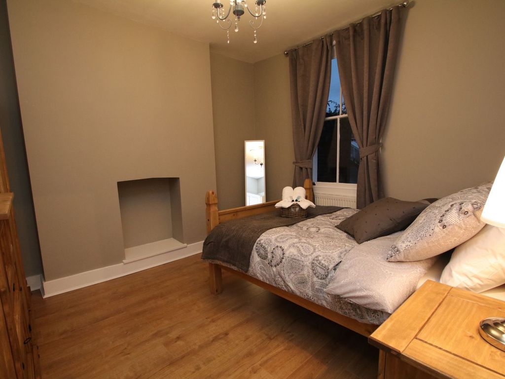 6 bed shared to rent in Sidney Square, Whitechapel E1