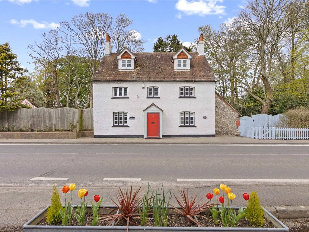 4 bed detached house for sale in Halnaker, Chichester, West Sussex PO18