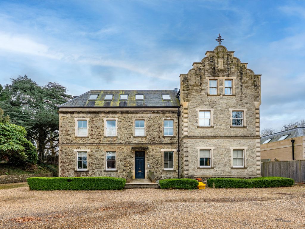 2 bed flat for sale in Castle Square, Bletchingley, Surrey RH1, £