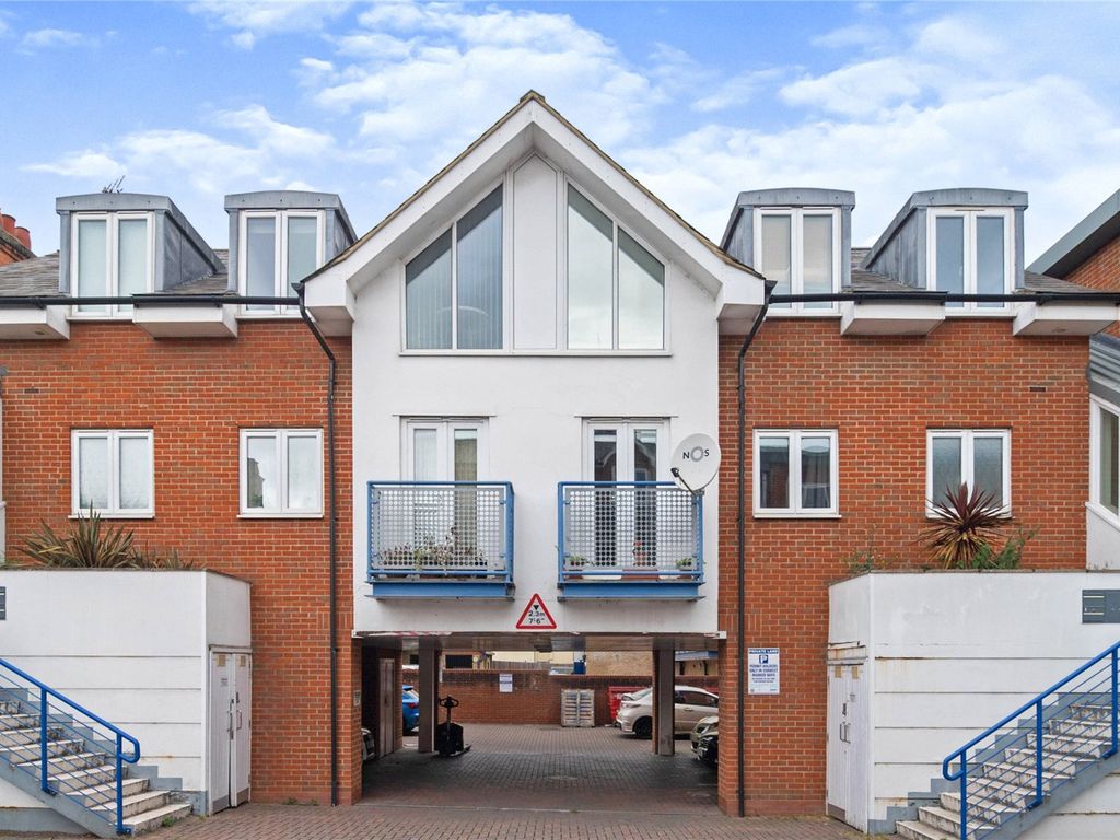 New Street, Chelmsford, Essex CM1  