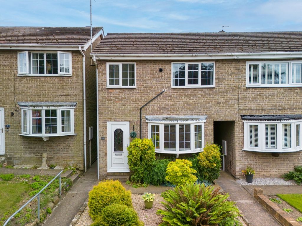 2 bed semidetached house for sale in Old Hall Close, Bramley